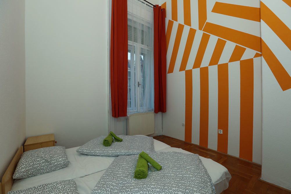 Westend Minihotel Pensión 3*