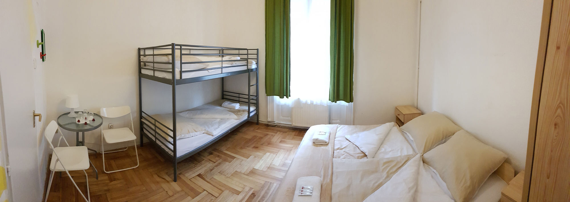 Westend Minihotel Pensión 3*